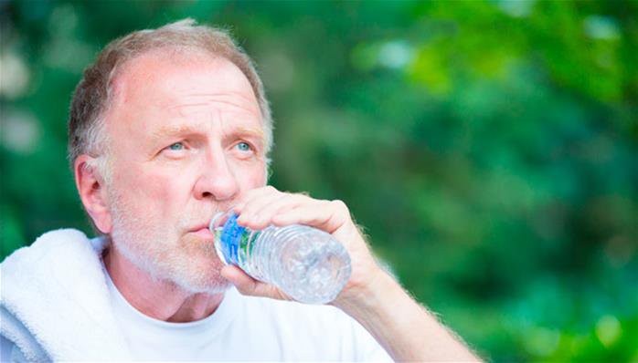cuales-pruebas-son-utiles-y-cuales-no-para-diagnosticar-la-deshidratacion-en-adultos-mayores